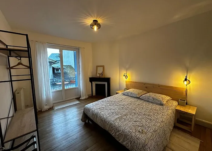 Belle Maison De Au Coeur Du Village De Montagne Vic-sur-Cère